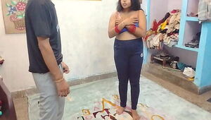 Student jaldi aa gya teacher kapde badal rhi thi fhir chudai ho gai